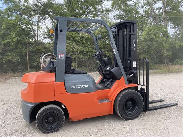 2011 2.5T Toyota Forklift - Image 2