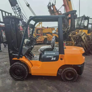3.5t Toyota Forklift (Container Mast)