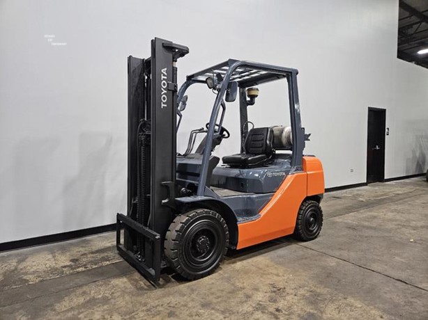 2015 TOYOTA 8FGU25 - Image 5